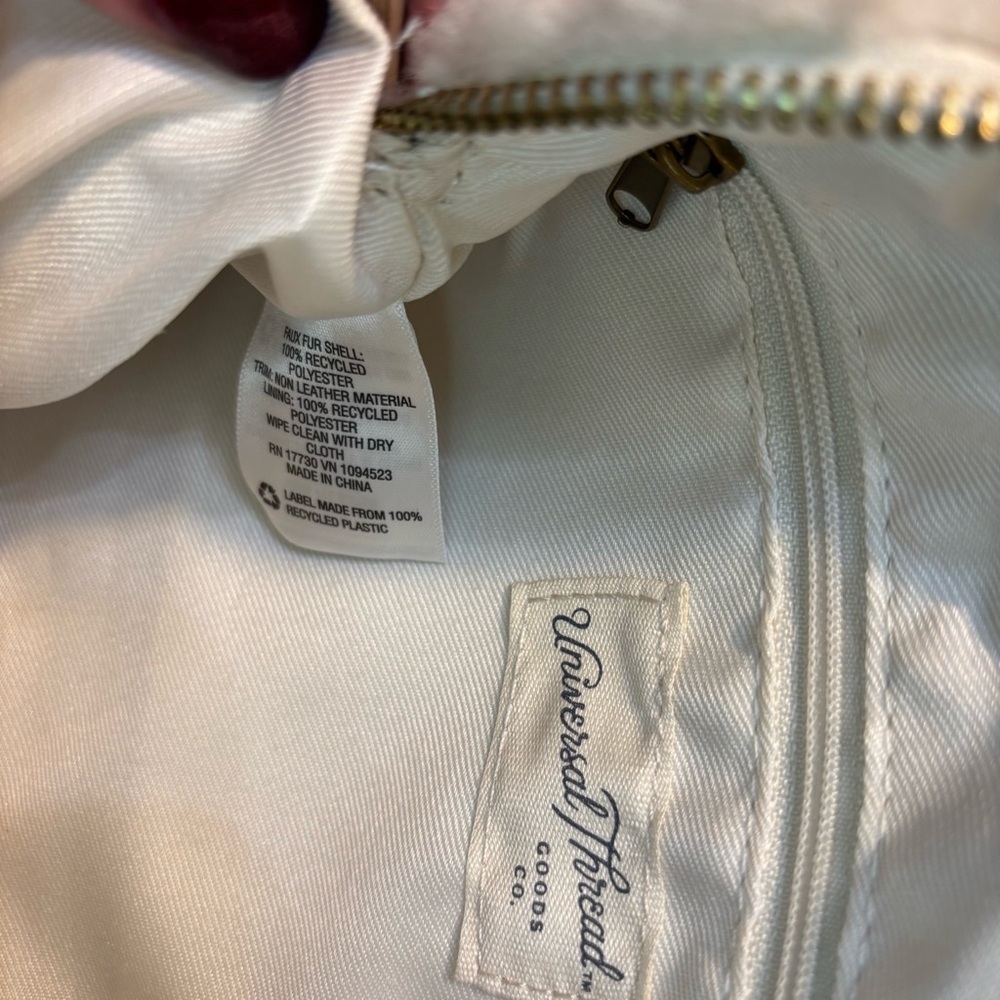 NWT Universal Thread Crossbody Bag Addison Cream Sherpa Tan Vegan Leather Zipup - Picture 13 of 16